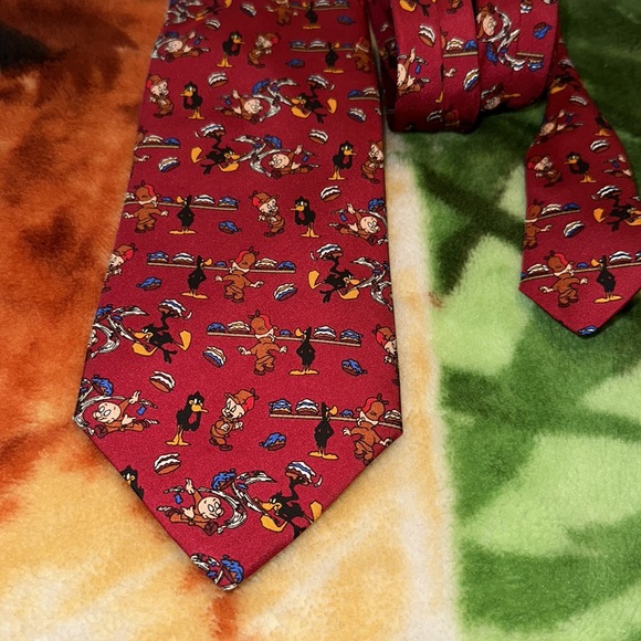 Vintage Looney Tunes tie - Picture 3 of 5